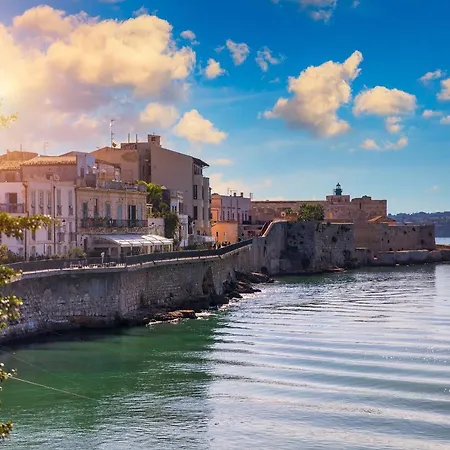 Fortune House - Ortigia Wifi Apartman Szirakúza